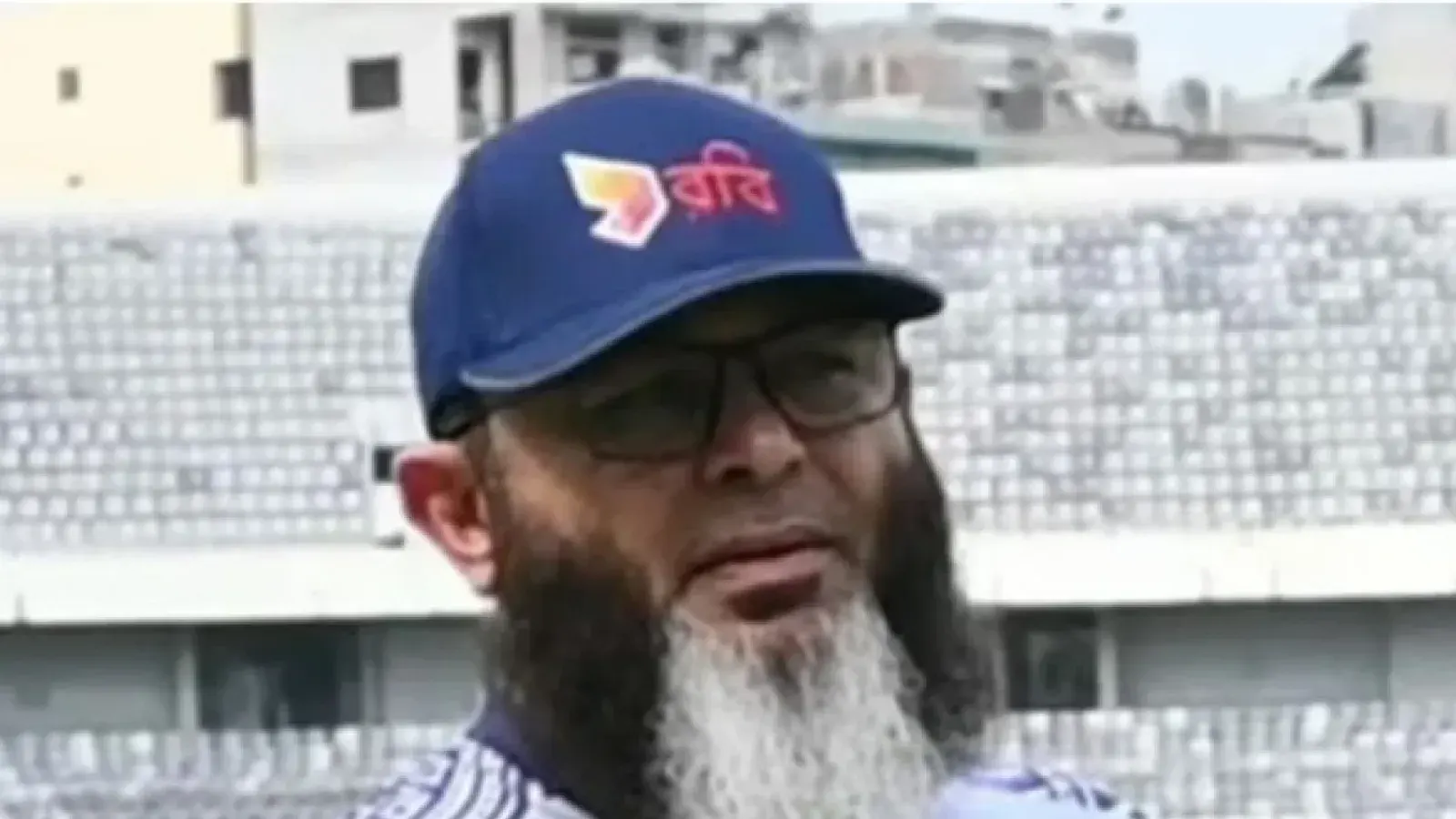 পাকিস্তান দলের কোচিং নিয়ে ভয়ের কথা জানালেন মুশতাক আহমেদ