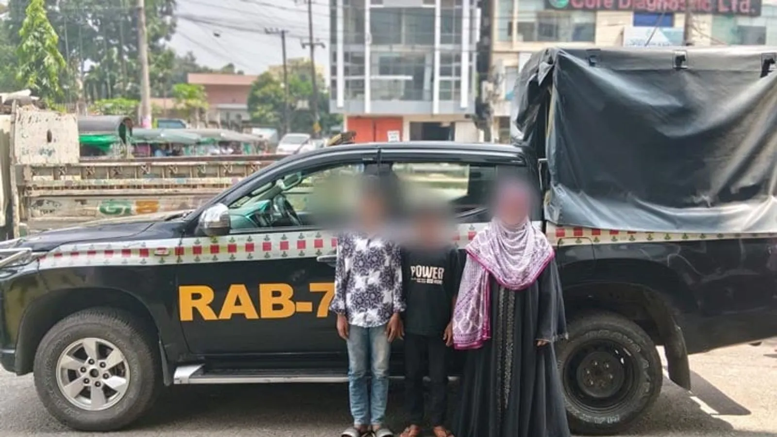 Woman arrested in Cox's Bazar for using children to smuggle yaba
