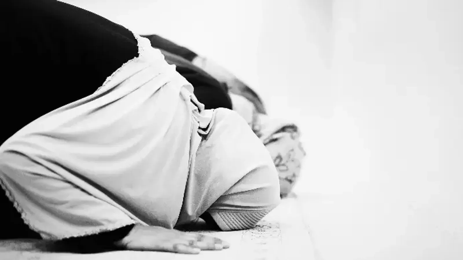 Bangladesh Ruling Clarifies Rules on Women's Prayer and Attire