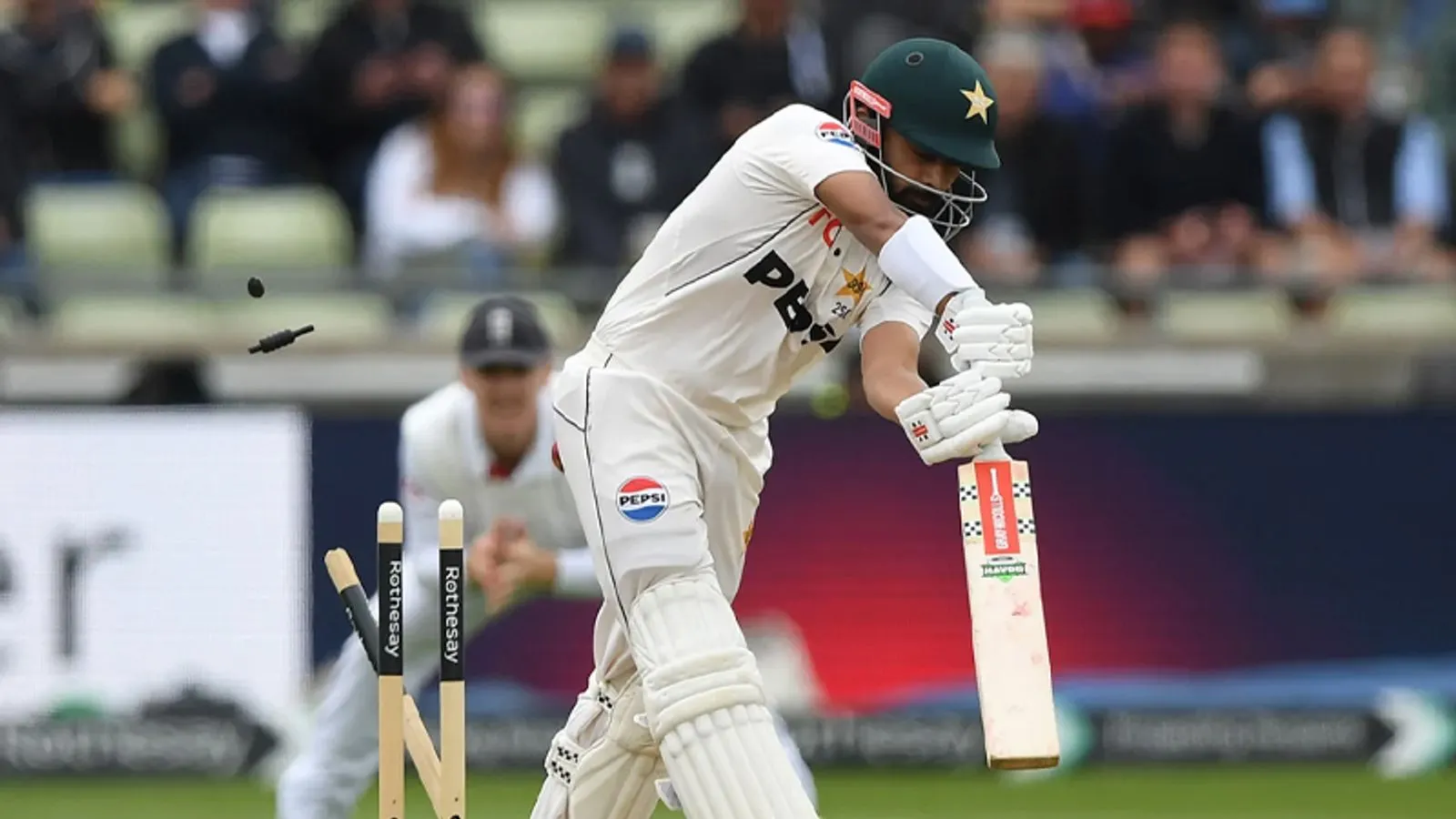 Pakistan Cricket Team Suffers Batting Collapse in Birmingham Test