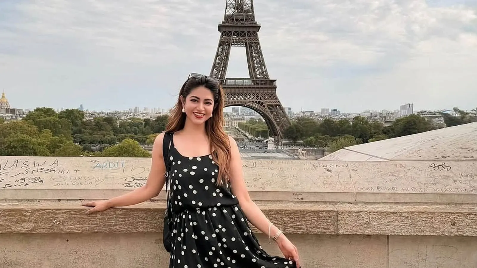 Popular actress Prionty Urbi shares Paris Eiffel Tower photos