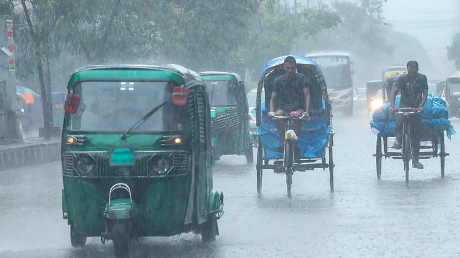 Bangladesh Faces Heavy Rains as Active Monsoon Triggers 5-Day Forecast