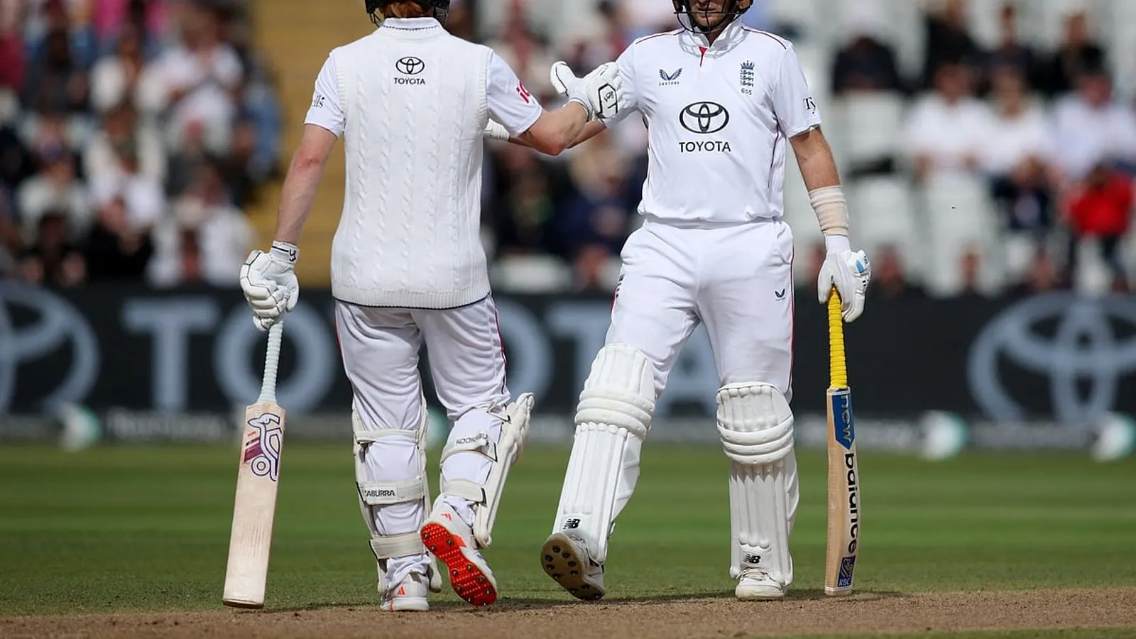 England Sweeps Pakistan 3-0 After Eight-Wicket Victory at Edgbaston