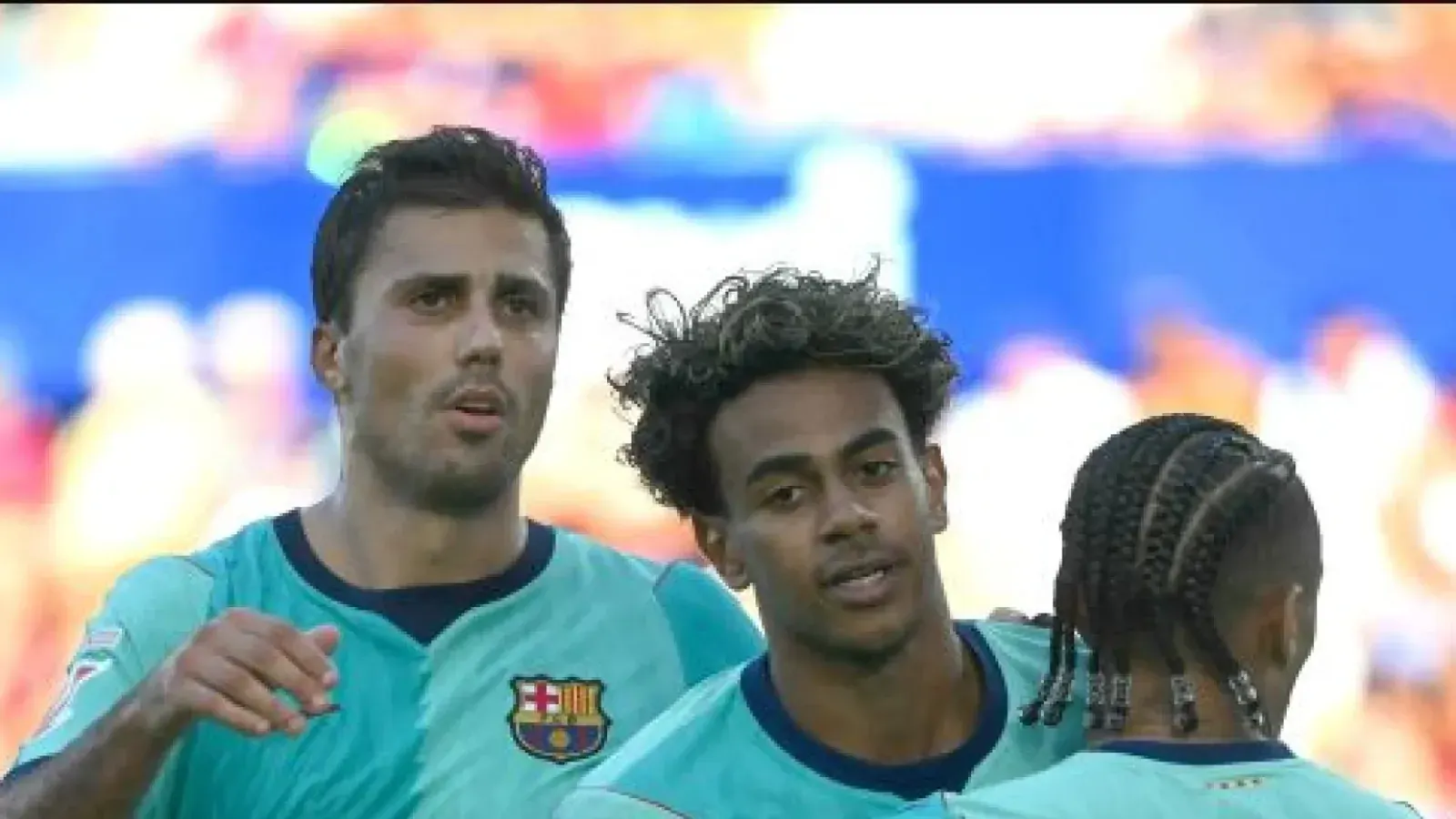 Barcelona Defeats Levante 4-2 to Maintain Perfect La Liga Record