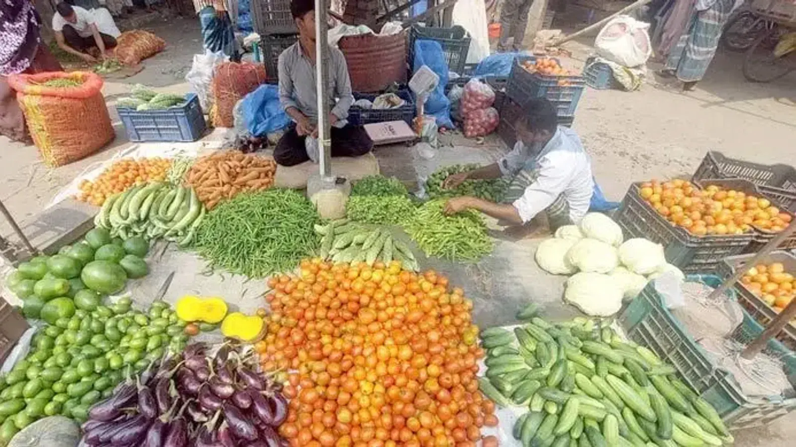 Vegetable and Fish Prices Surge Across Barishal Markets in a Week