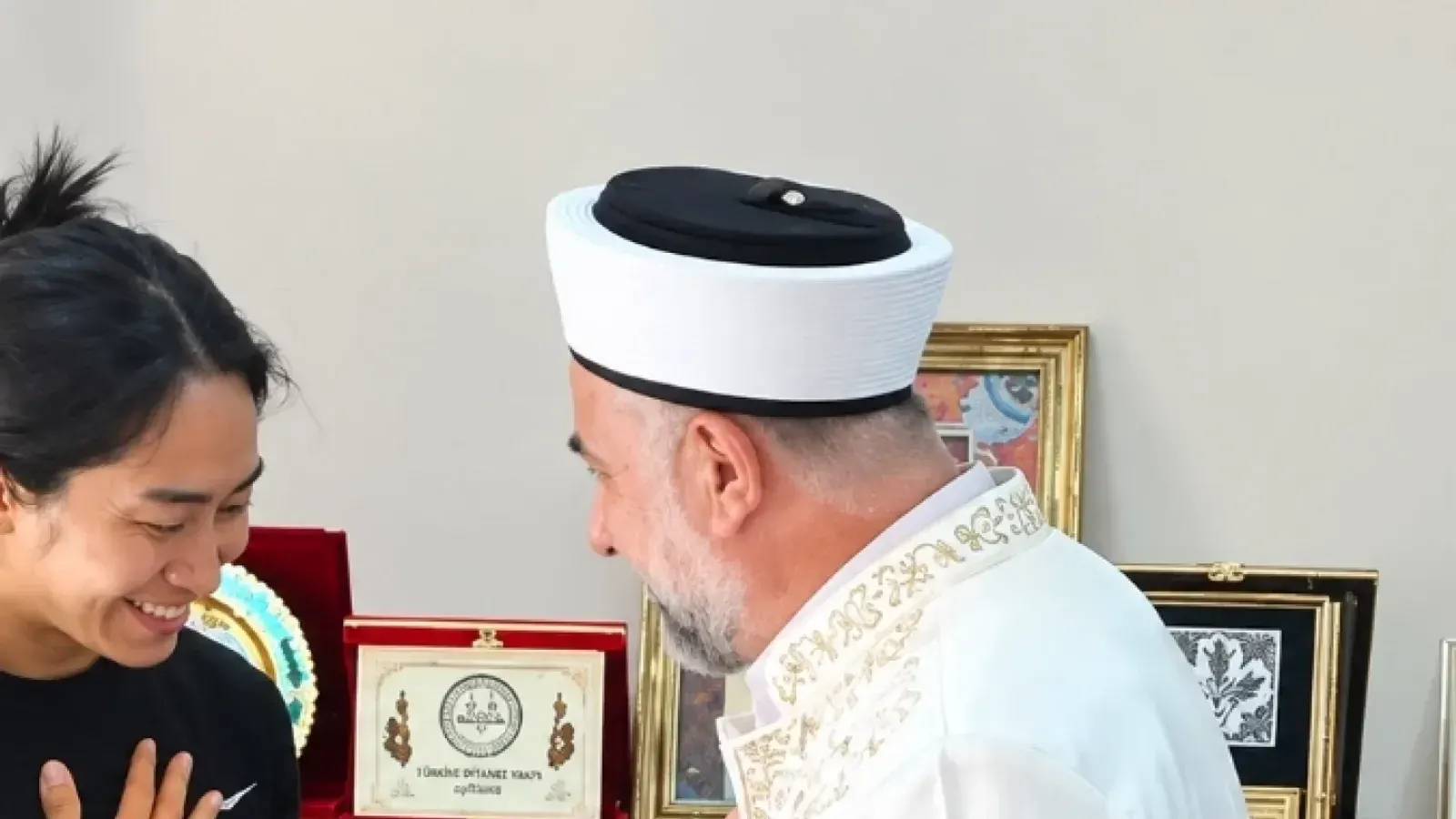 Tourist Converts to Islam in Turkey's Artuklu District