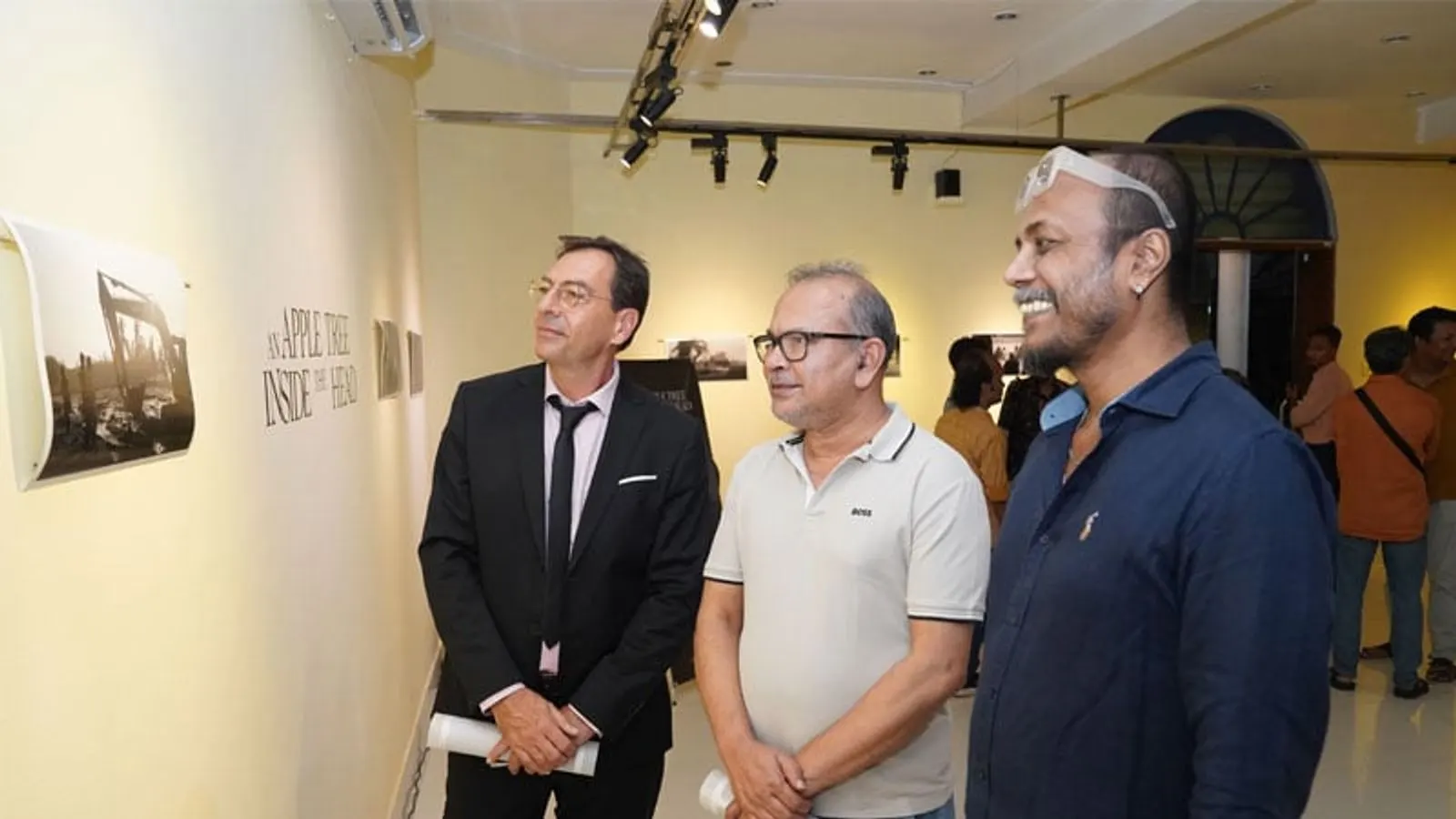 Photo Exhibition for 'An Apple Tree Inside the Head' Opens in Dhaka