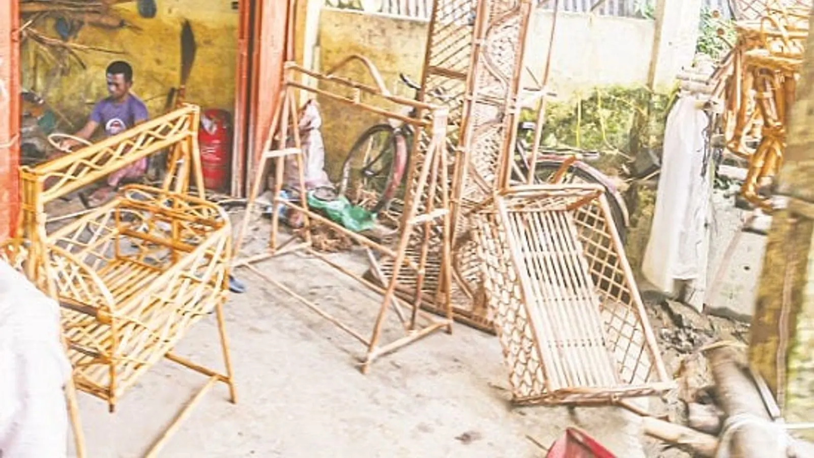 মৌলভীবাজারে সংকটে শতবর্ষী ঐতিহ্যবাহী বেতশিল্প