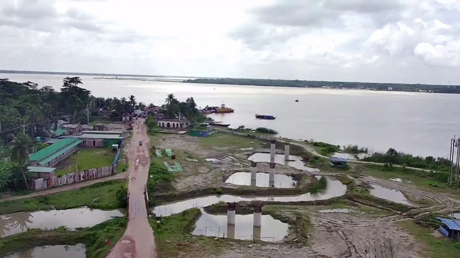 পায়রা নদীর ওপর সেতু নির্মাণকাজ ঝুলে আছে বছরের পর বছর