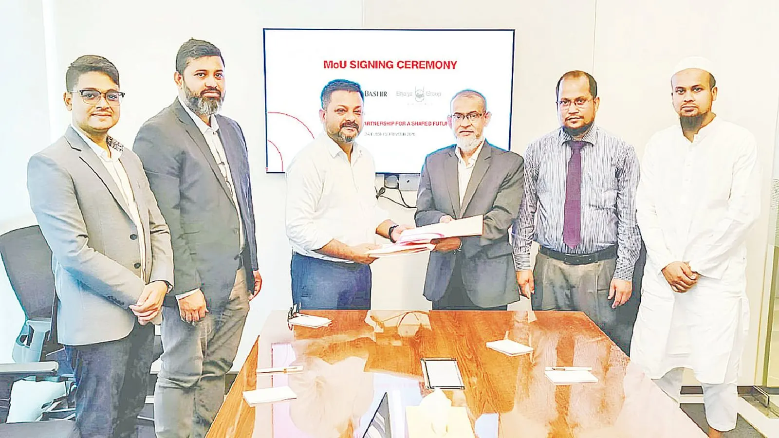 আকিজবশির ও ভাইয়া গ্রুপের মধ্যে কৌশলগত সমঝোতা চুক্তি সই